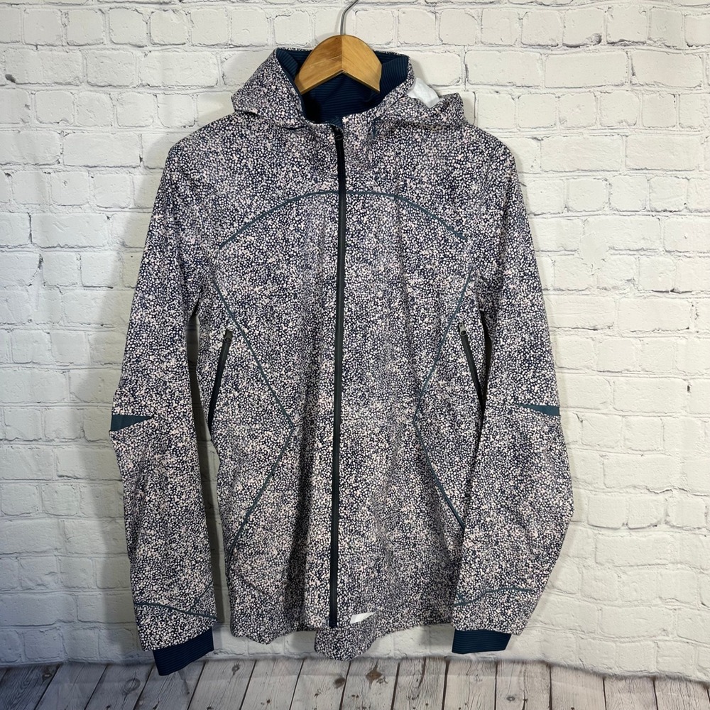 Lululemon Runaway Windbreaker Jacket 8 Blue Pink Pebble Print Zip Reflective